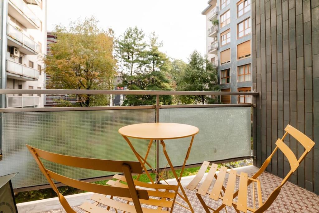 Luxury 1 Bedroom Apartment, Close To San Siro, Fiera And 10 Min Metro To Duomo Milan Exterior photo