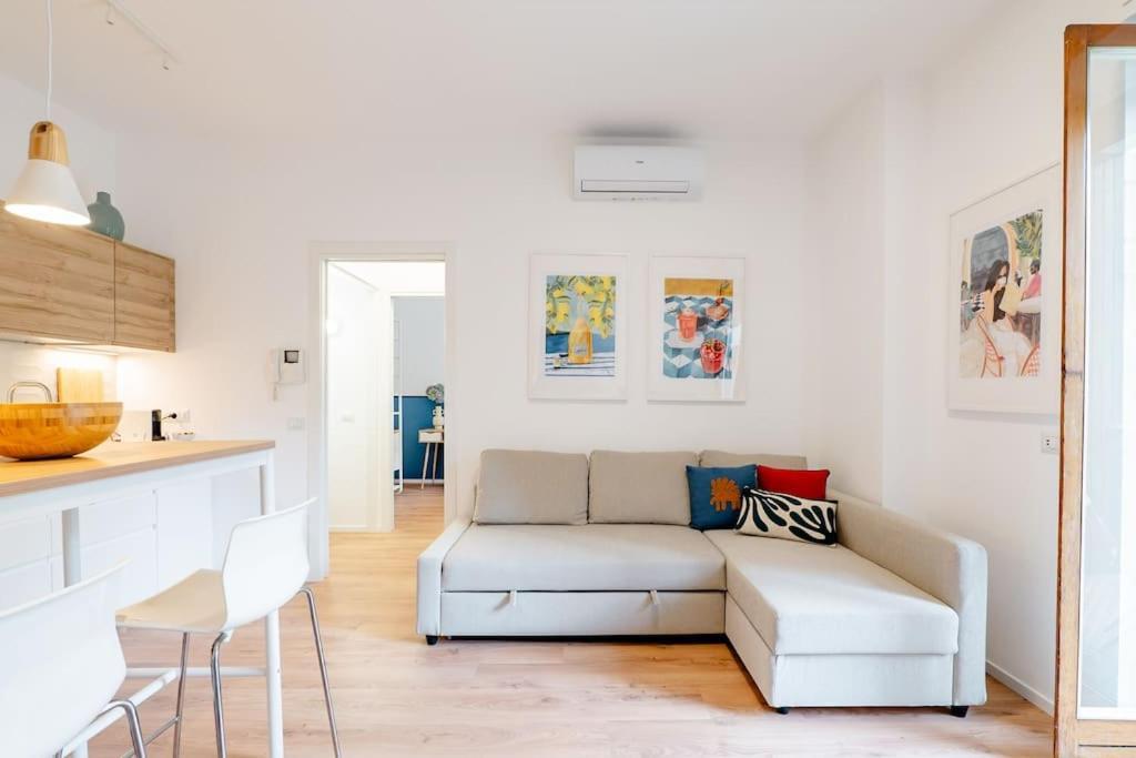 Luxury 1 Bedroom Apartment, Close To San Siro, Fiera And 10 Min Metro To Duomo Milan Exterior photo