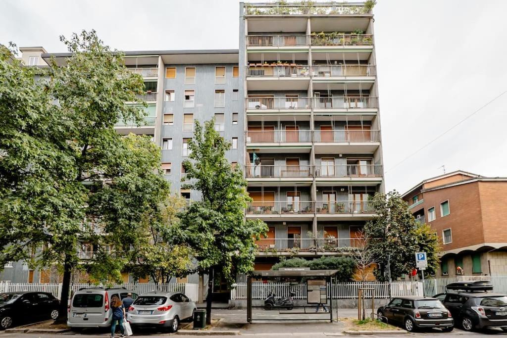 Luxury 1 Bedroom Apartment, Close To San Siro, Fiera And 10 Min Metro To Duomo Milan Exterior photo